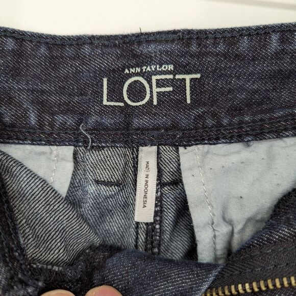 LOFT Dark Wash Denim Shorts Size 4 - Picture 3 of 9